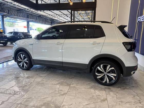 VOLKSWAGEN T-CROSS 1.0 200 TSI TOTAL FLEX AUTOMÁTICO VOLKSWAGEN T-CROSS 1.0 200 TSI TOTAL FLEX AUTOMÁTICO
